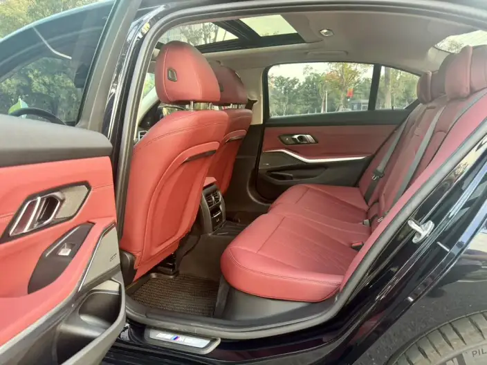 BMW 3 Series 2026 Model 330Li M Sports Night Set – фото 10