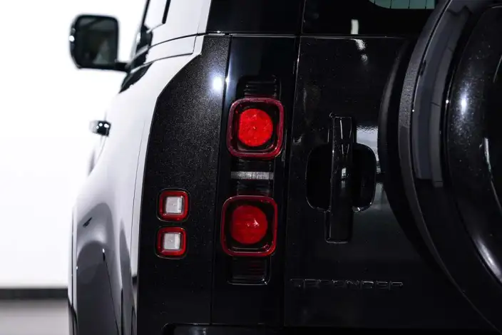 Land Rover Defender 2025 Model 110 3.0T P400 HSE X-Dynamic – фото 9