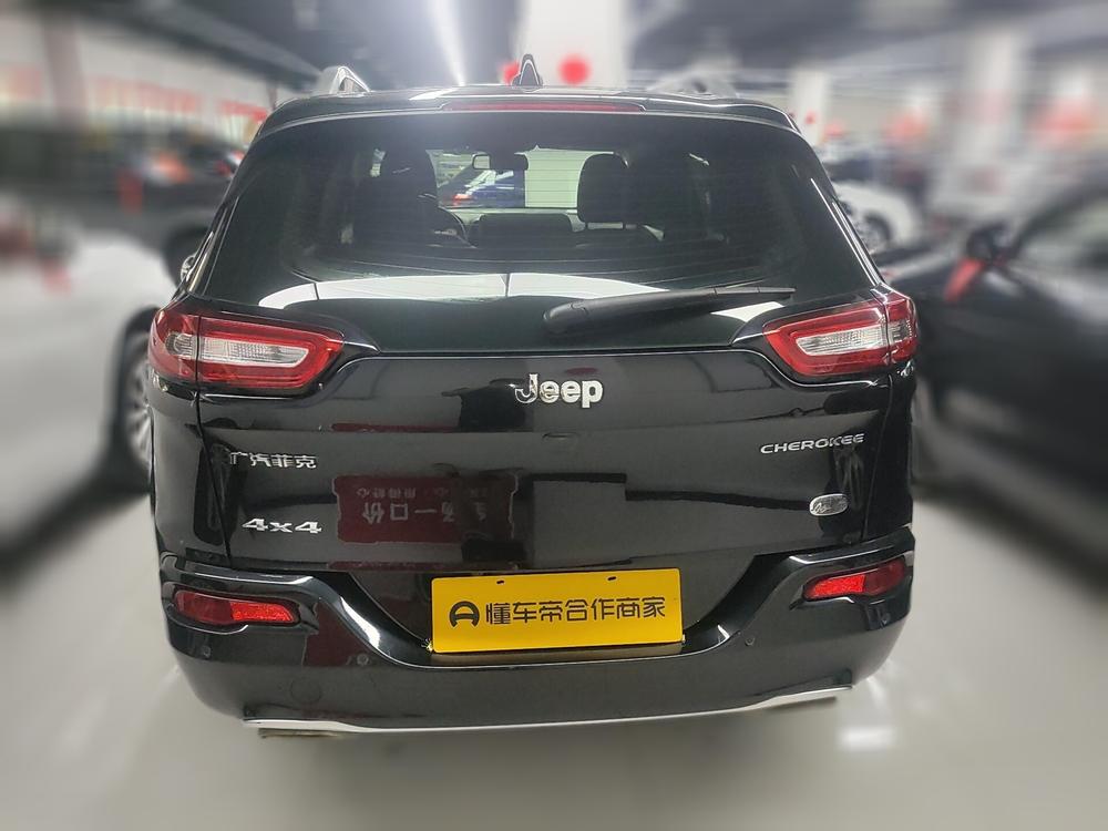 Jeep Cherokee 2017 модификация 2.4L Professional edition – фото 5