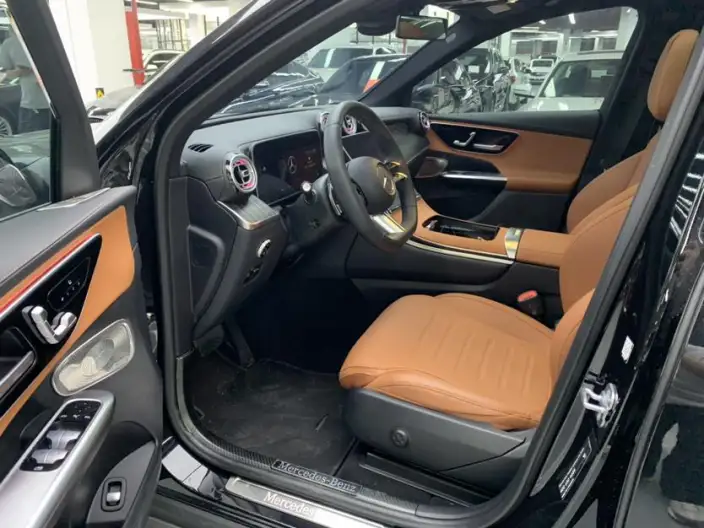 Mercedes-Benz GLC 2023 Model Facelift GLC 300 L 4MATIC Dynamic Model 7 seat – фото 9
