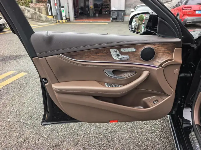 Mercedes-Benz E-Class 2022 Model Facelift II E 300 L Luxury Model sedan – фото 10