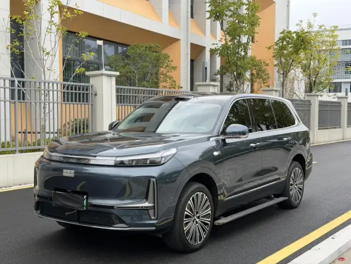 Geely M9 2025 Model 210km 4WD Pilot Edition