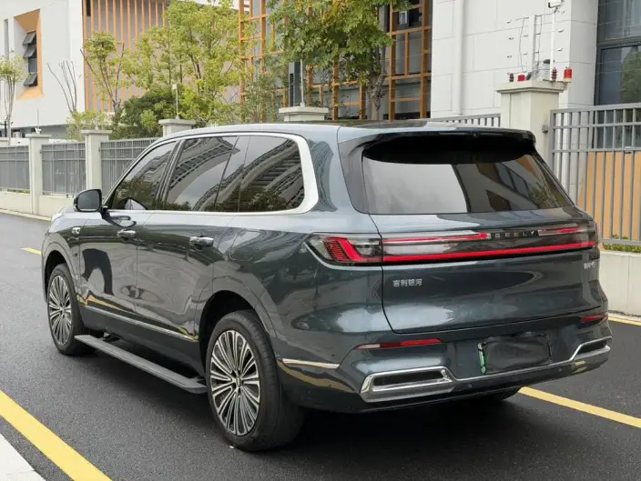 Geely M9 2025 Model 210km 4WD Pilot Edition