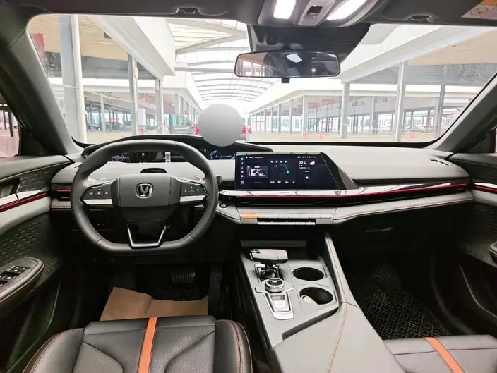 Changan UNI-V 2024 Model 1.5T Noble Model – фото 5