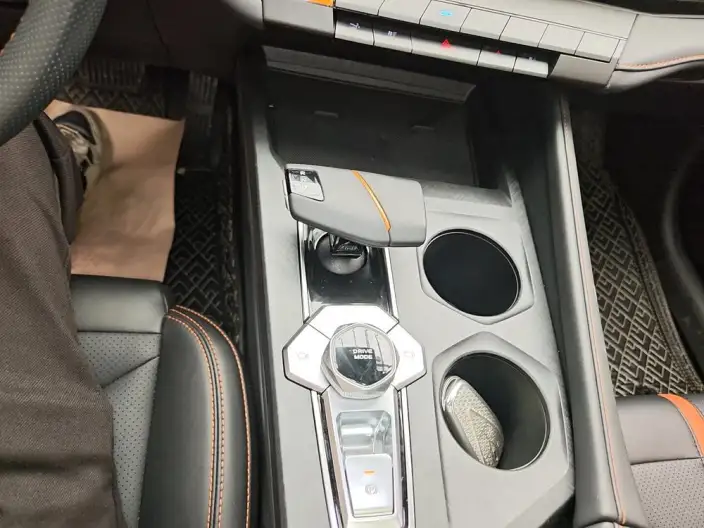 Changan UNI-V 2024 Model 1.5T Noble Model – фото 9