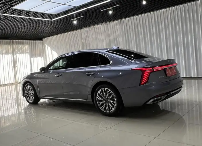 Hongqi H5 2023 Model 2.0T Automatic Flag Lead Edition