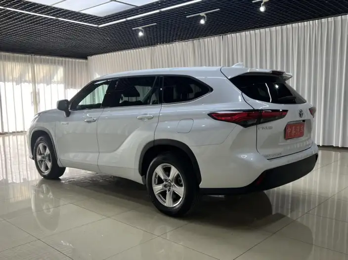 Toyota Highlander 2023 Model Hybrid 2.5L 2WD Elite Edition 7 seat – фото 4