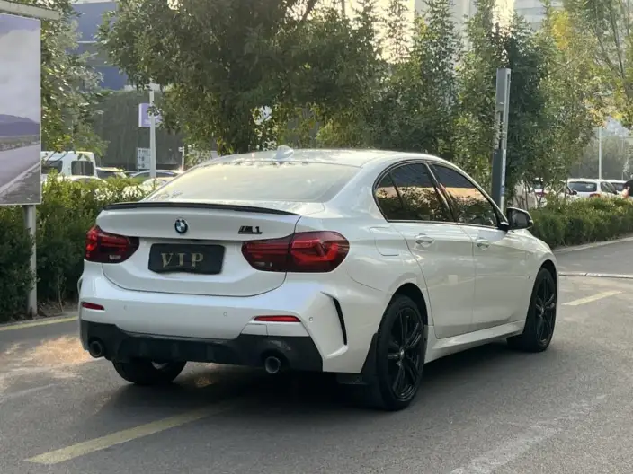 BMW 1 Series 2023 Model 125i M Sports Night Edition – фото 6