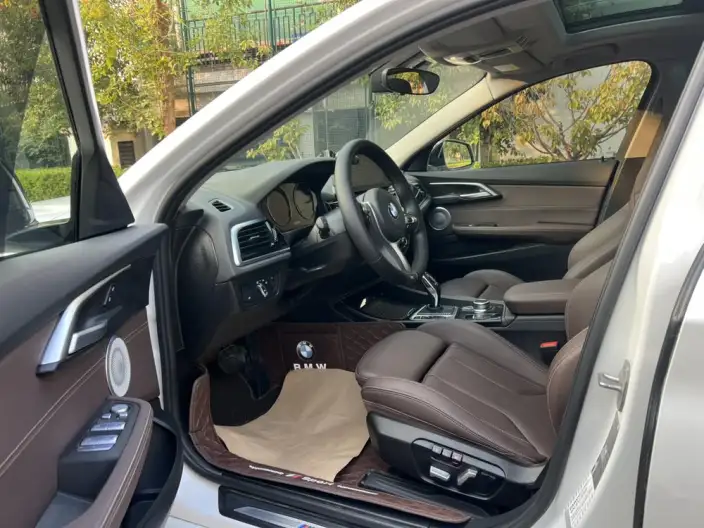BMW 1 Series 2023 Model 125i M Sports Night Edition – фото 10