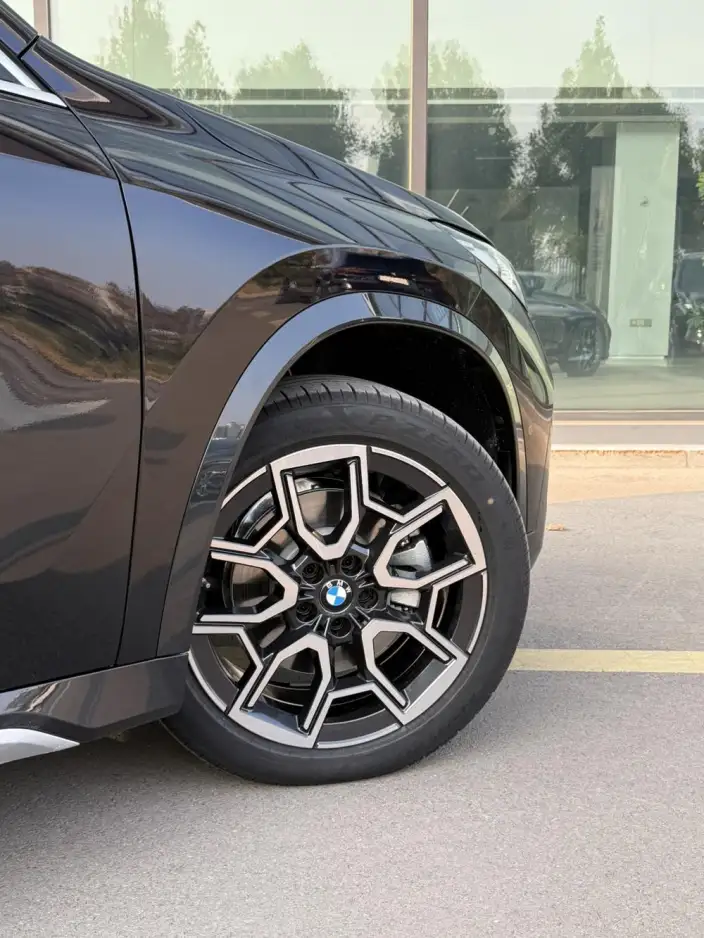 BMW X1 2026 Model sDrive25Li X Design Set – фото 5