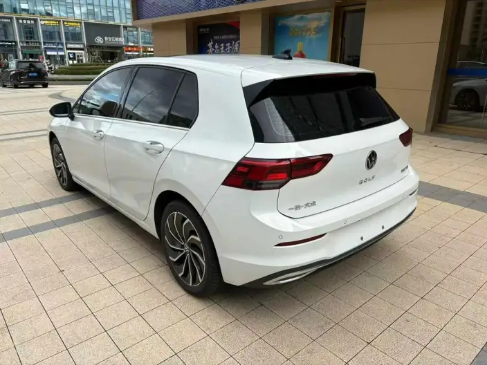 Volkswagen Golf 2021 Model 280TSI DSG 30th Anniversary Memorial Edition – фото 4