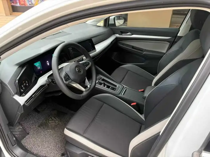 Volkswagen Golf 2021 Model 280TSI DSG 30th Anniversary Memorial Edition – фото 8