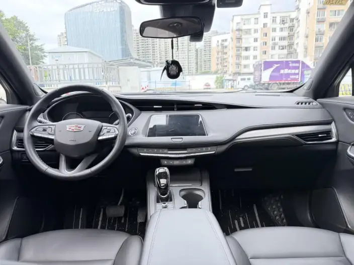 Cadillac XT4 2022 Model 28T 2WD Luxury Model – фото 8