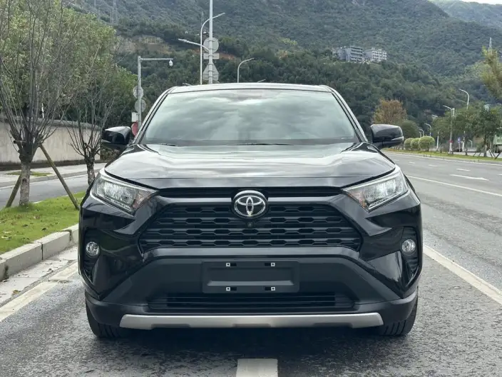 Toyota RAV4 2022 Model 2.0L CVT 2WD Fashion edition