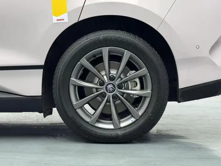 QinL EV 2025 Model 470KM Leading Model – фото 9