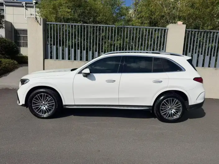 Mercedes-Benz GLC 2024 Model Facelift GLC 300 L 4MATIC Dynamic Model 5 seat – фото 3
