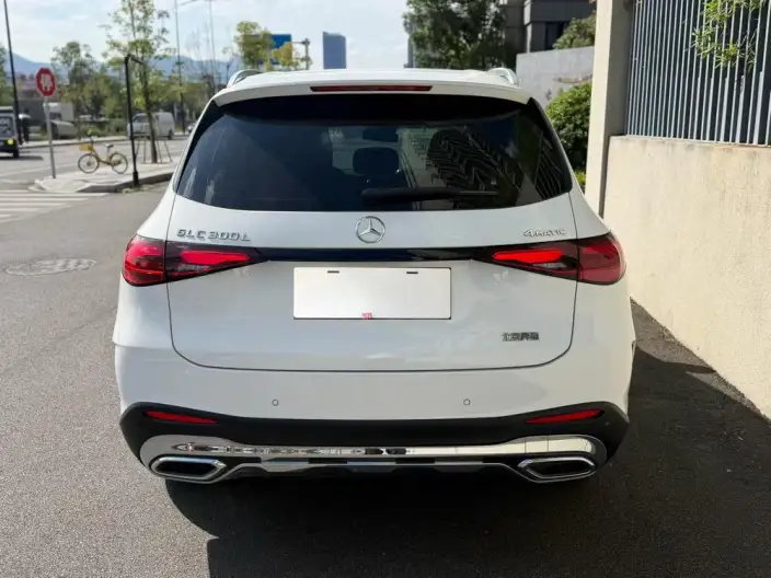 Mercedes-Benz GLC 2024 Model Facelift GLC 300 L 4MATIC Dynamic Model 5 seat – фото 5