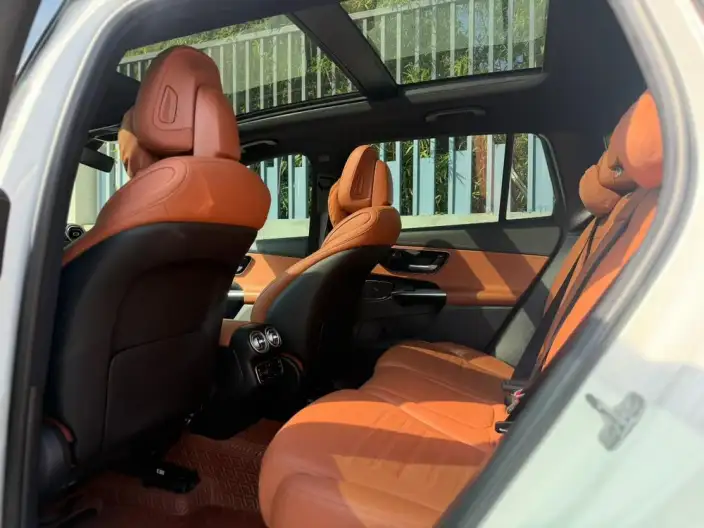 Mercedes-Benz GLC 2024 Model Facelift GLC 300 L 4MATIC Dynamic Model 5 seat – фото 9