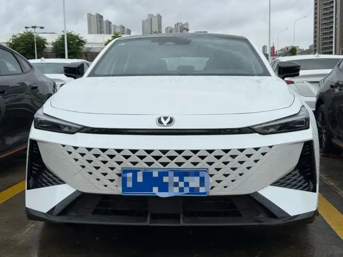 Changan UNI-V 2025 Model 1.5T 500Bar Exclusive Model
