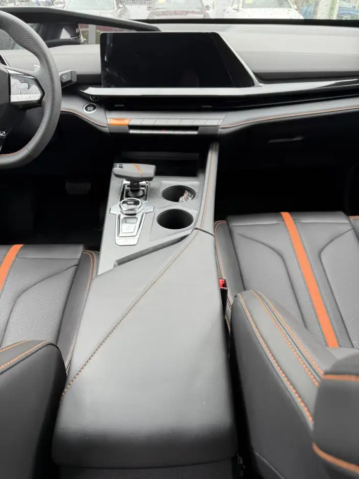 Changan UNI-V 2025 Model 1.5T 500Bar Exclusive Model – фото 6