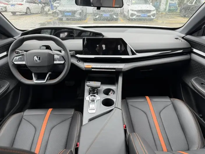 Changan UNI-V 2025 Model 1.5T 500Bar Exclusive Model – фото 9