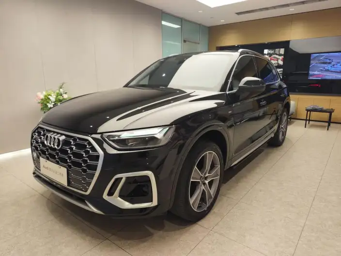 Audi Q5L 2023 Model 45T Luxury Dynamic Model – фото 1