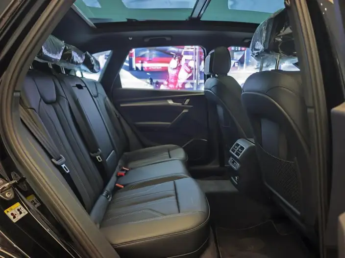 Audi Q5L 2025 Model quattro 45th Anniversary Collector Edition Edition 40TFSI Luxury Dynamic Model – фото 10
