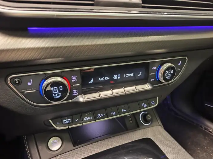 Audi Q5L 2022 Model 45T Luxury Dynamic Model – фото 7