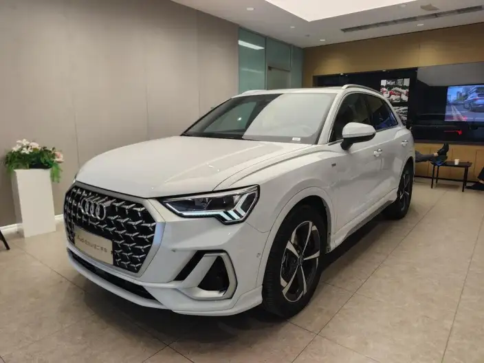AUDI Q3 2025 Model quattro 45th Anniversary Collector Edition Edition 35 TFSI Fashion Dynamic Model