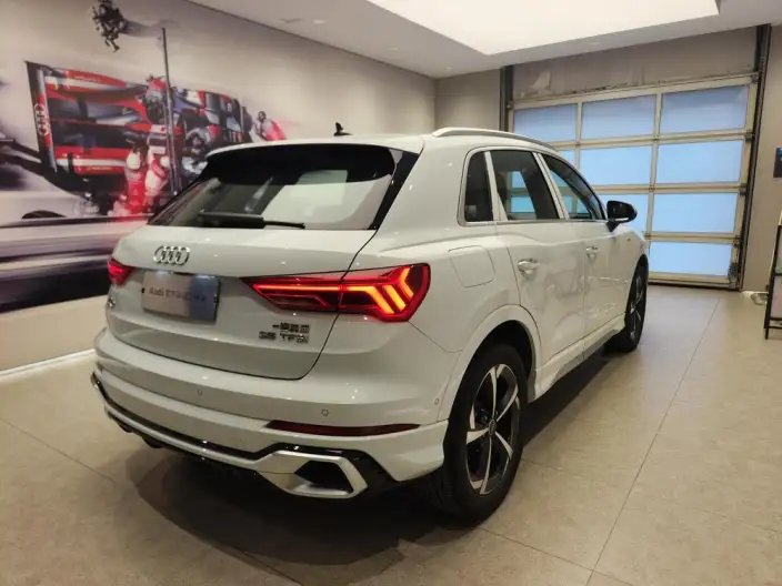 AUDI Q3 2025 Model quattro 45th Anniversary Collector Edition Edition 35 TFSI Fashion Dynamic Model