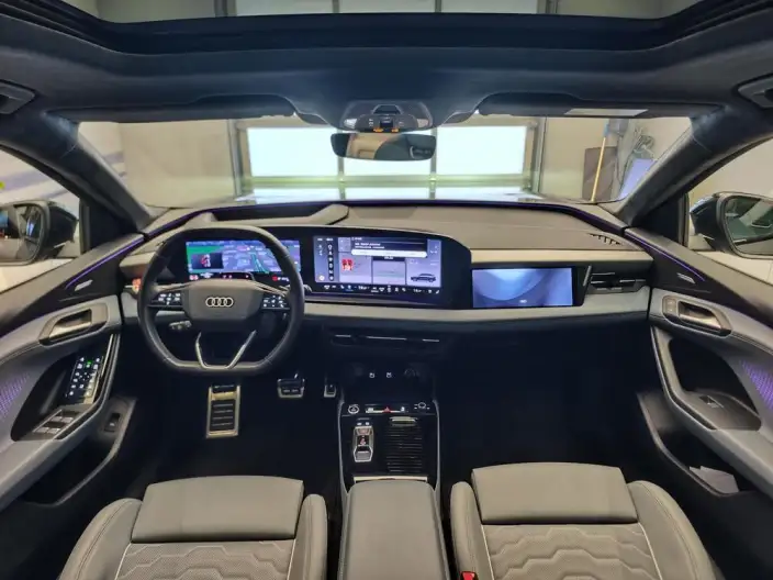 AUDI Q6L e-tron 2026 Model First Edition Pilot Edition – фото 10