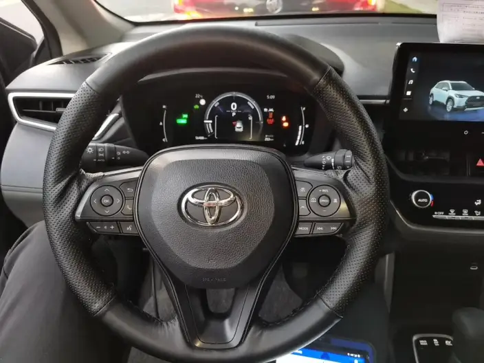 Toyota Corolla Cross 2023 Model 2.0L Intelligent Hybrid Pioneer Edition – фото 7