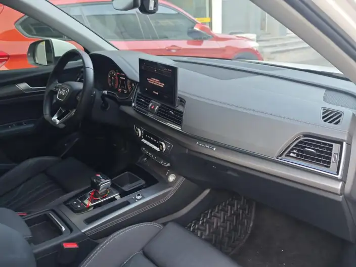 Audi Q5L 2022 Model Facelift 40T Luxury Dynamic Model – фото 10