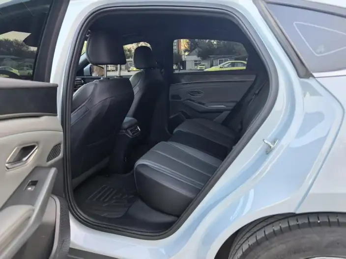 QinL DM 2024 Model DM-i 80KM Leading Model – фото 9