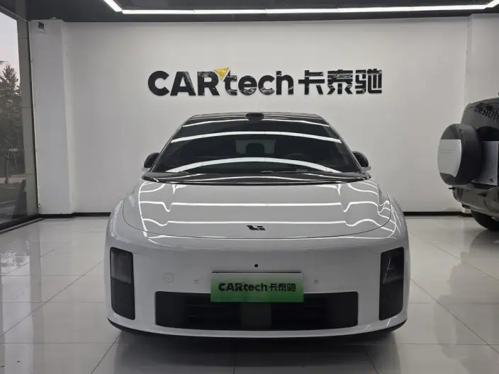 Li Auto i6 2025 Model 4WD Standard Edition