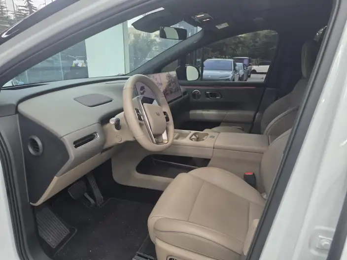 Li Auto i6 2025 Model 4WD Standard Edition – фото 8