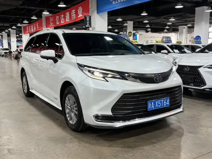 Toyota Sienna 2021 Model 2.5L Hybrid Comfort Edition