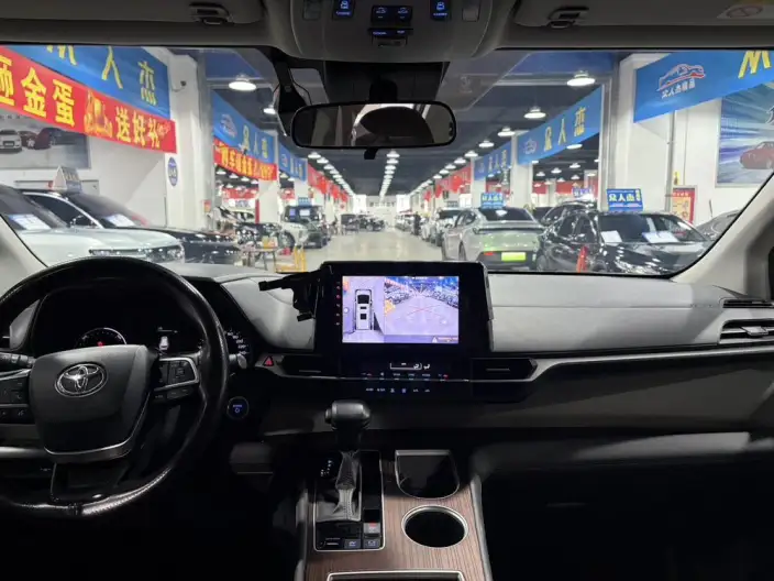 Toyota Sienna 2021 Model 2.5L Hybrid Comfort Edition – фото 7