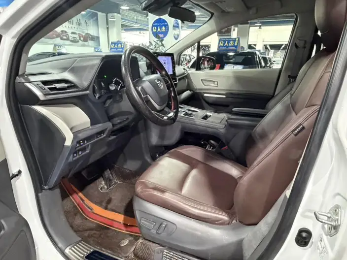 Toyota Sienna 2021 Model 2.5L Hybrid Comfort Edition – фото 8