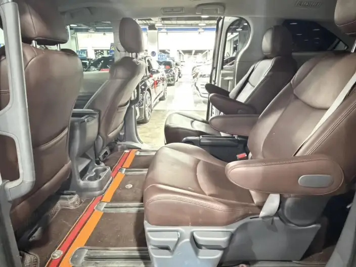 Toyota Sienna 2021 Model 2.5L Hybrid Comfort Edition – фото 9