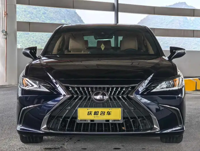Lexus ES 2022 Model 200 Superior Edition