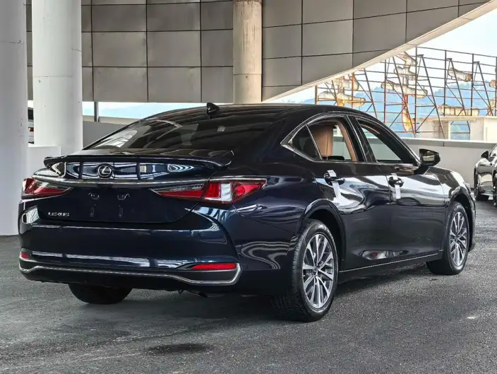 Lexus ES 2022 Model 200 Superior Edition – фото 6