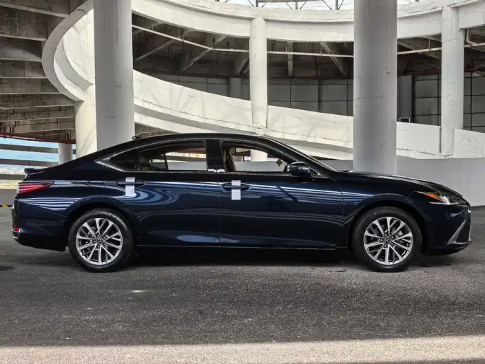 Lexus ES 2022 Model 200 Superior Edition – фото 7