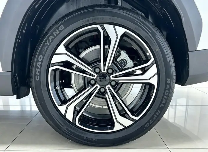 Geely Galaxy L7 2025 Model 1.5L EM-i 115km Tiggo Edition – фото 9