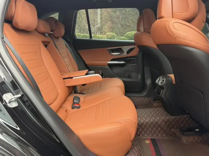 Mercedes-Benz GLC 2025 Model Facelift GLC 260 L 4MATIC Luxury Model 5 seat – фото 6