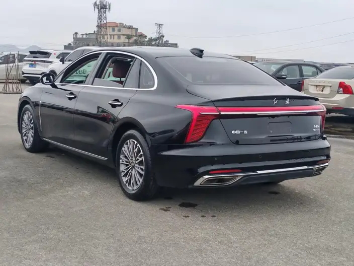 Hongqi H5 2023 Model 2.0T Automatic Flag Enjoy Edition