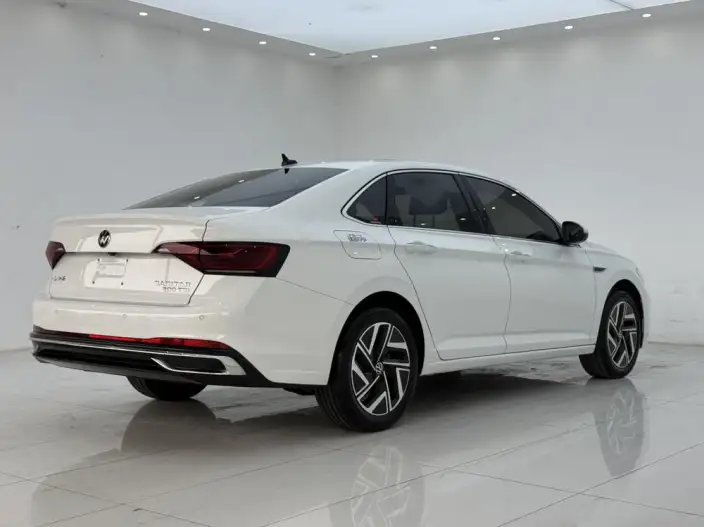 Volkswagen Sagitar 2024 Model 300TSI DSG Beyond Edition – фото 6