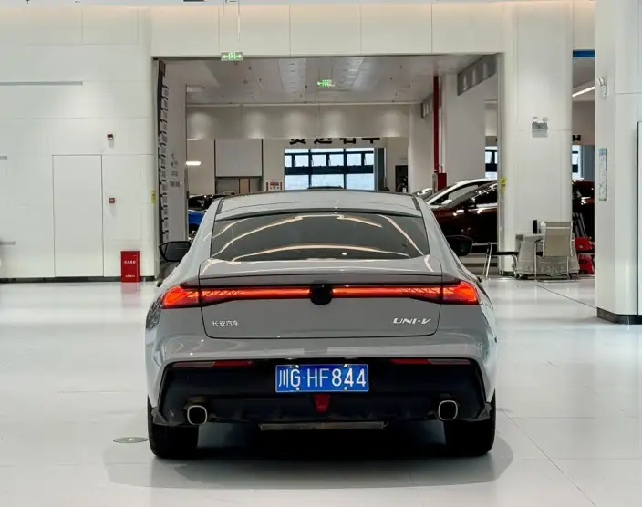 Changan UNI-V 2022 Model 1.5T Noble Model – фото 5