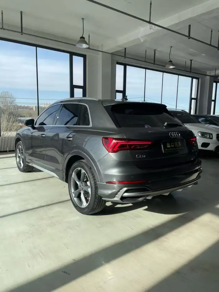 AUDI Q3 2023 Model 35 TFSI Fashion Dynamic Model