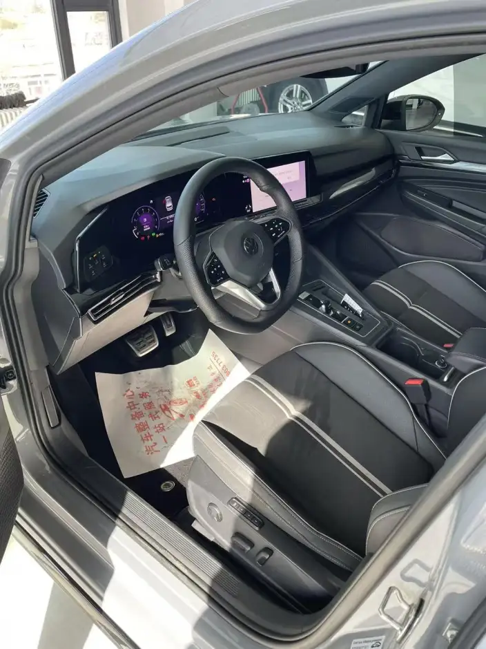 Volkswagen Golf 2021 Model 280TSI DSG R-Line – фото 7
